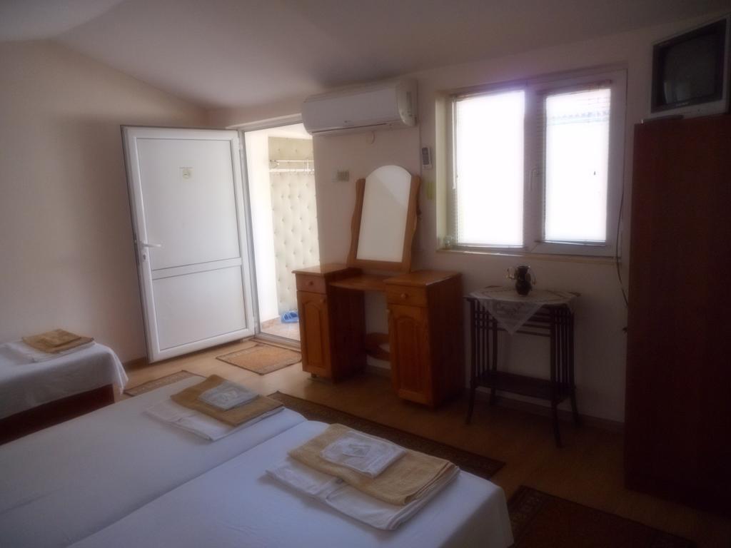 Guest House Borisov Шабла Екстериор снимка
